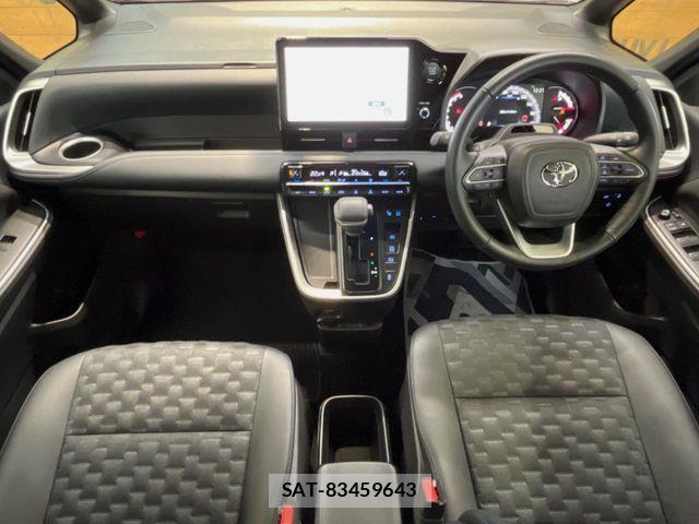 Toyota VOXY 2024-10 8832386-1