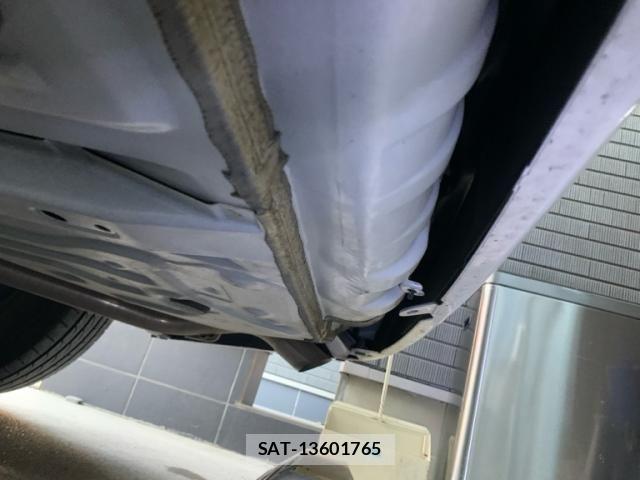 Toyota VOXY 2014-10 8832410-0