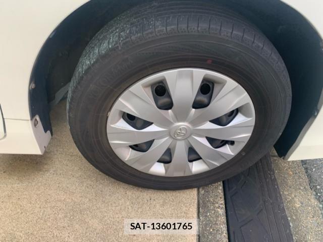Toyota VOXY 2014-10 8832410-9