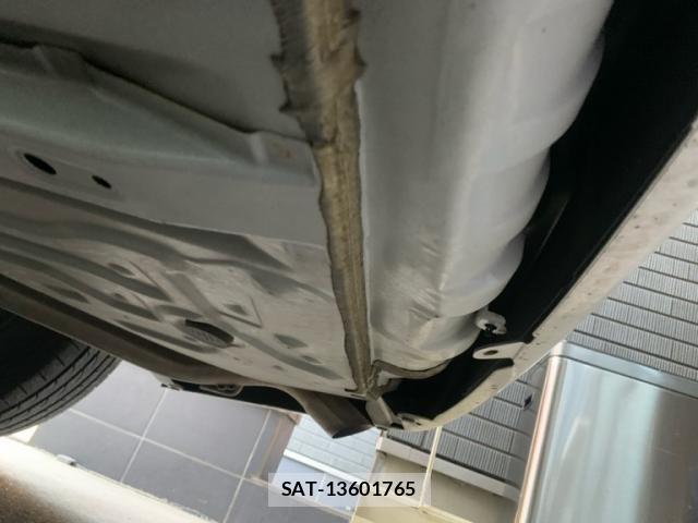 Toyota VOXY 2014-10 8832410-1
