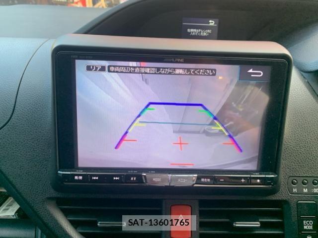 Toyota VOXY 2014-10 8832410-25