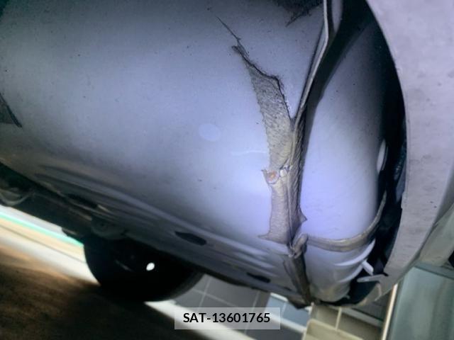 Toyota VOXY 2014-10 8832410-2