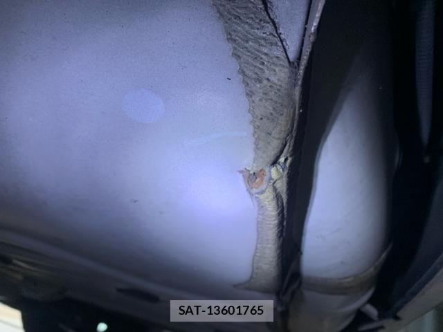 Toyota VOXY 2014-10 8832410-3
