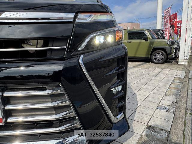 Toyota VOXY 2018-06 8832399-10