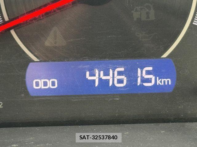 Toyota VOXY 2018-06 8832399-13
