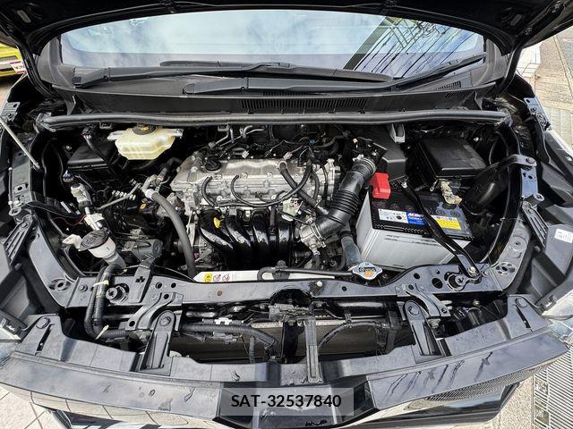 Toyota VOXY 2018-06 8832399-29