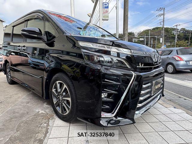 Toyota VOXY 2018-06 8832399-4