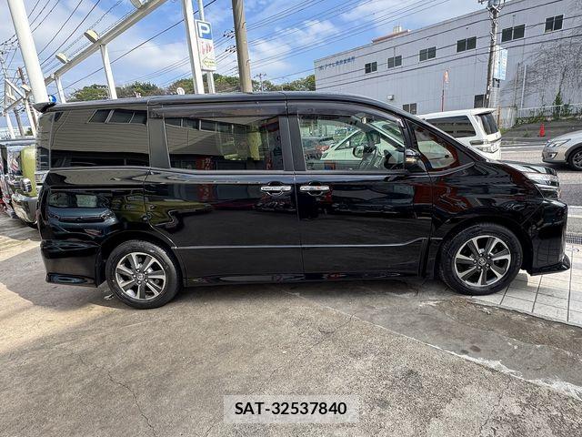 Toyota VOXY 2018-06 8832399-5