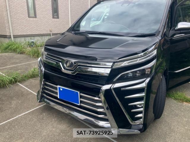 Toyota VOXY 2018-05 8832400-0