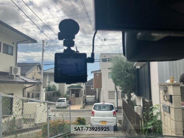 Toyota VOXY 2018-05 8832400-19