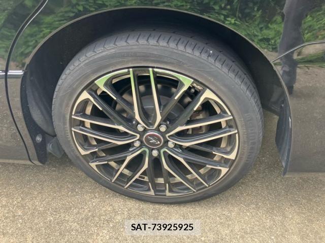 Toyota VOXY 2018-05 8832400-3