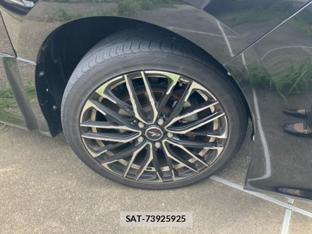 Toyota VOXY 2018-05 8832400-5