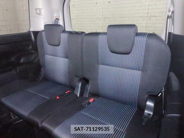Toyota VOXY 2014-02 8832407-10