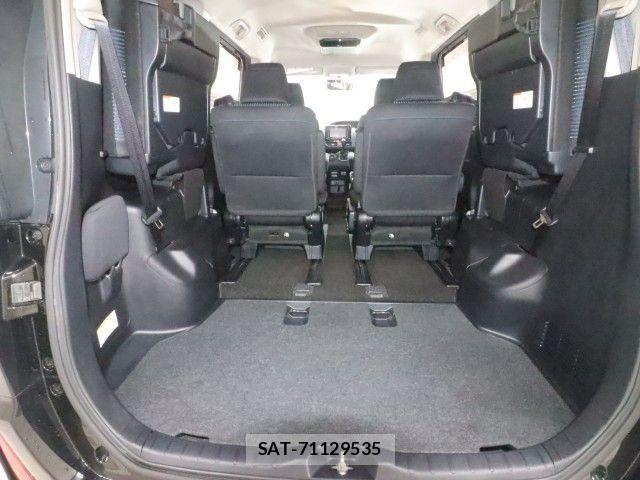 Toyota VOXY 2014-02 8832407-12