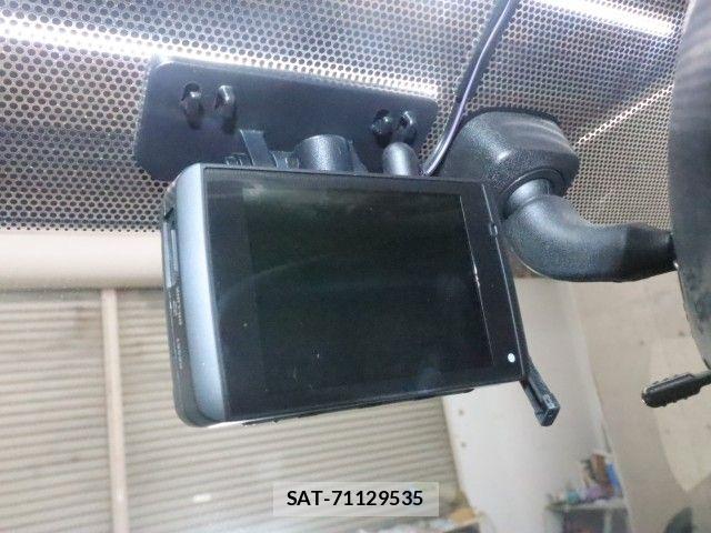 Toyota VOXY 2014-02 8832407-14