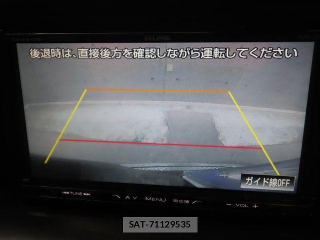 Toyota VOXY 2014-02 8832407-16