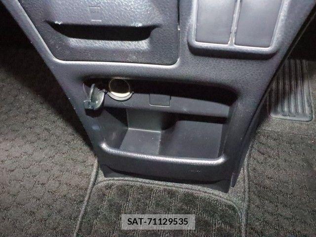 Toyota VOXY 2014-02 8832407-24