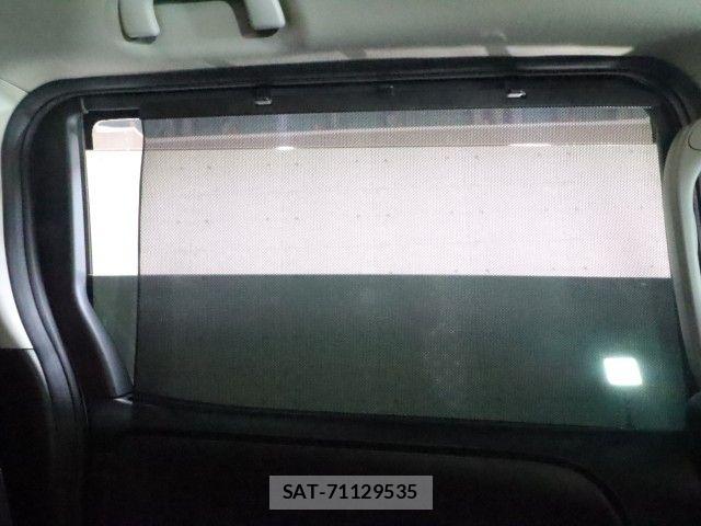 Toyota VOXY 2014-02 8832407-5