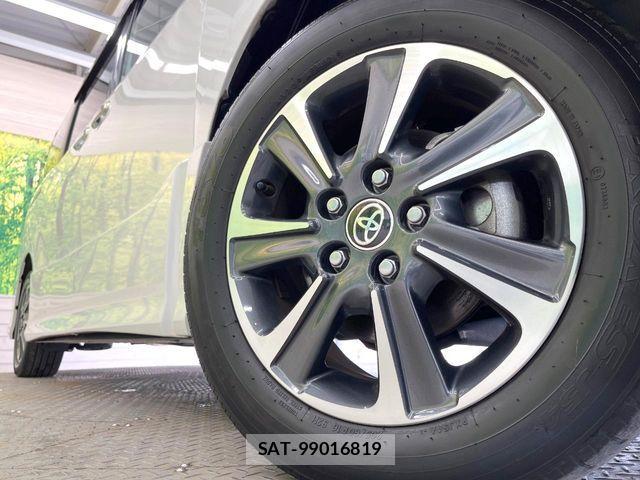 Toyota VOXY 2021-12 8832388-13