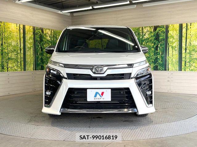 Toyota VOXY 2021-12 8832388-14