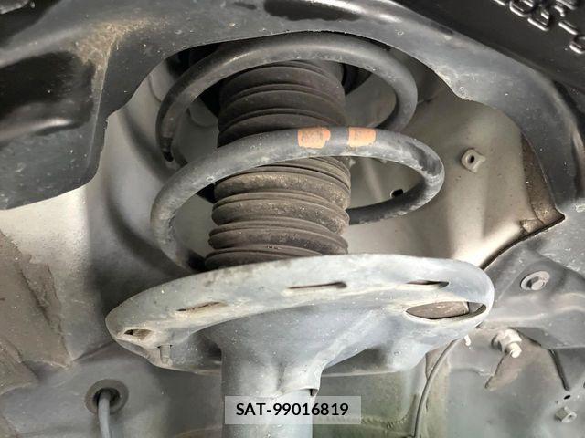 Toyota VOXY 2021-12 8832388-17