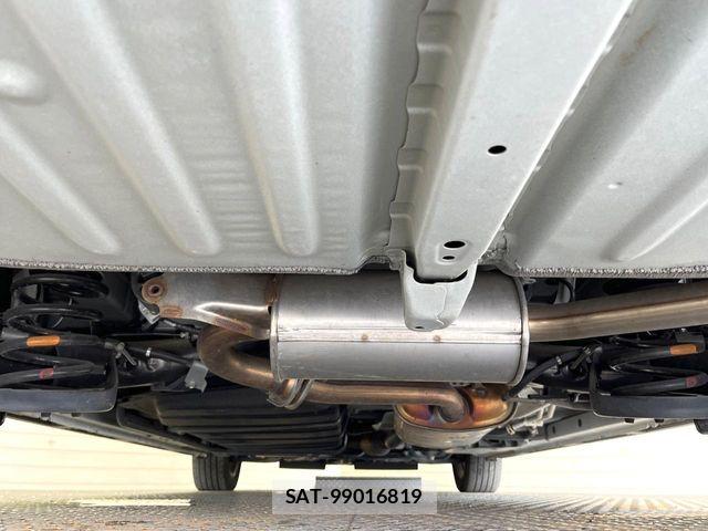 Toyota VOXY 2021-12 8832388-18