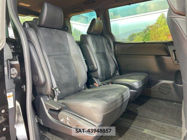 Toyota VOXY 2021-07 8851030-9