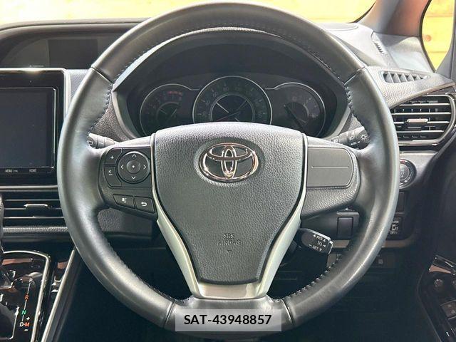 Toyota VOXY 2021-07 8851030-12