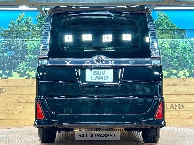 Toyota VOXY 2021-07 8851030-16