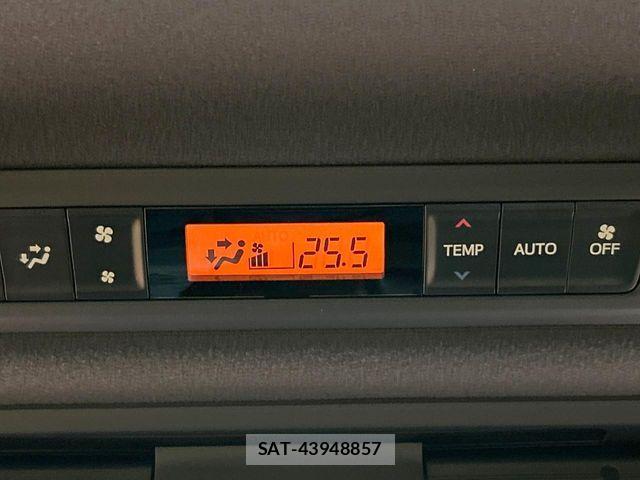 Toyota VOXY 2021-07 8851030-7