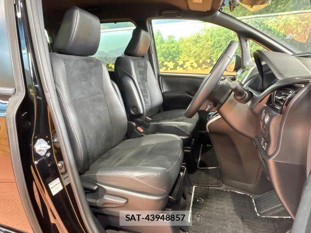 Toyota VOXY 2021-07 8851030-8
