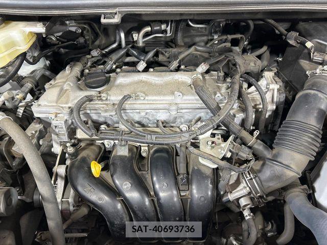 Toyota VOXY 2018-03 8851032-17