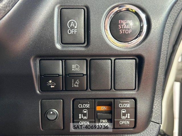 Toyota VOXY 2018-03 8851032-5