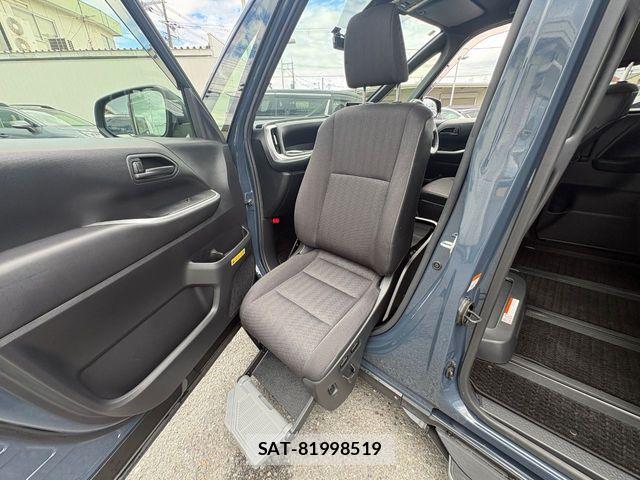 Toyota VOXY 2022-08 8851024-22