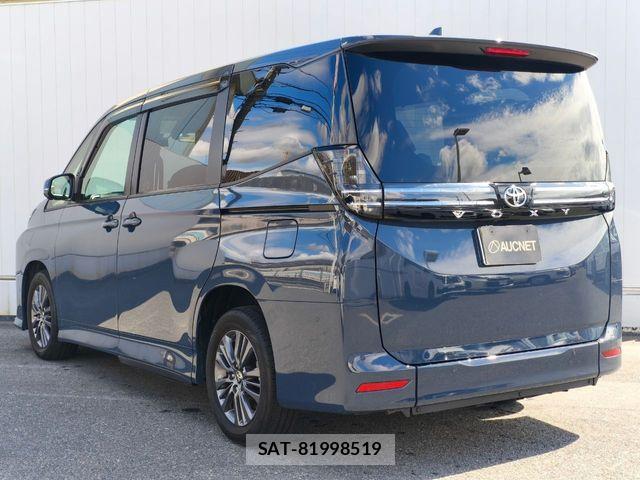 Toyota VOXY 2022-08 8851024-2
