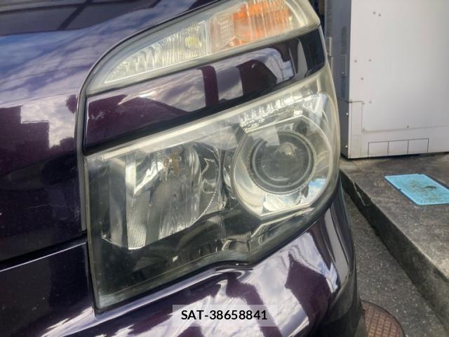 Toyota VOXY 2011-10 8851048-3