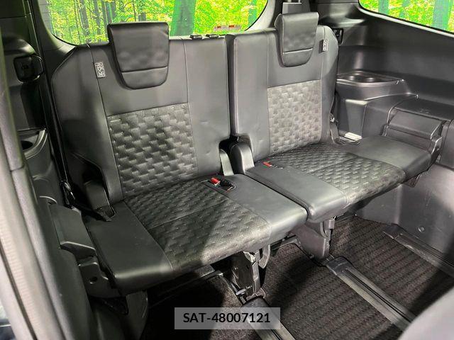 Toyota VOXY 2022-03 8851031-9