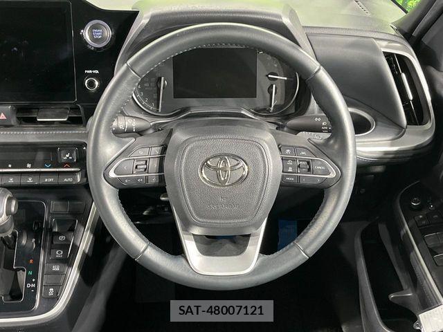 Toyota VOXY 2022-03 8851031-11