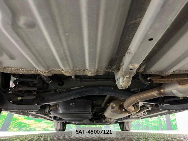 Toyota VOXY 2022-03 8851031-19