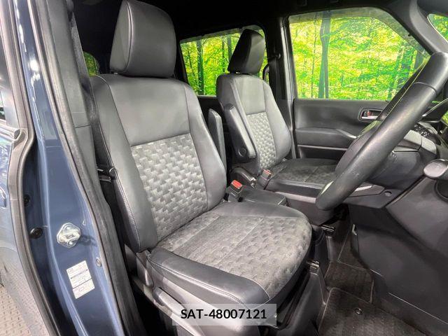 Toyota VOXY 2022-03 8851031-7