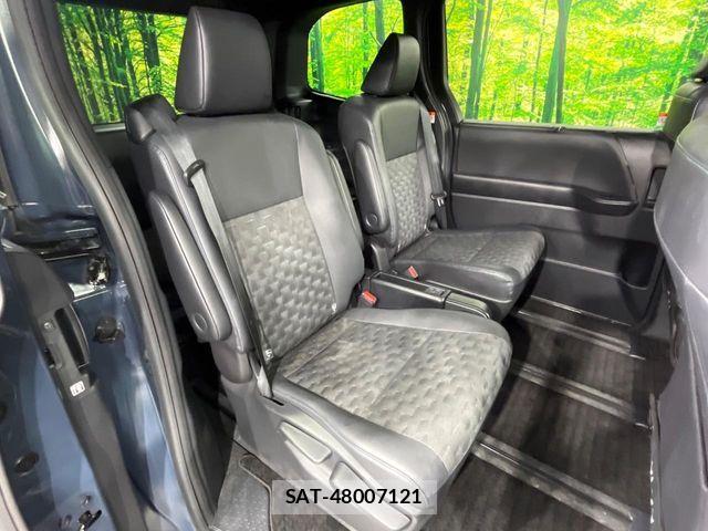 Toyota VOXY 2022-03 8851031-8