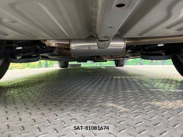 Toyota VOXY 2016-09 8841025-18