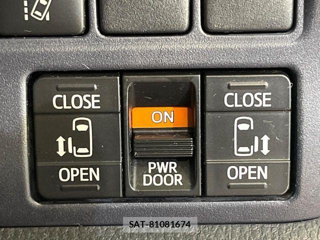 Toyota VOXY 2016-09 8841025-6
