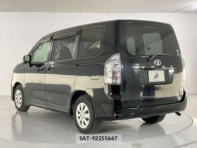 Toyota VOXY 2013-07 8851043-9