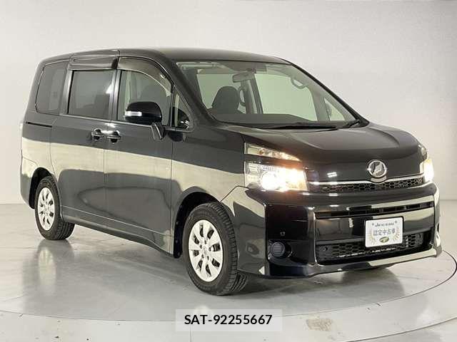 Toyota VOXY 2013-07 8851043-10
