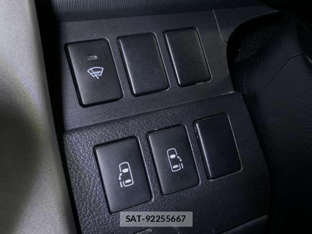 Toyota VOXY 2013-07 8851043-2