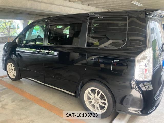 Toyota VOXY 2013-09 8851045-9