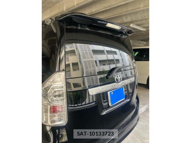 Toyota VOXY 2013-09 8851045-10