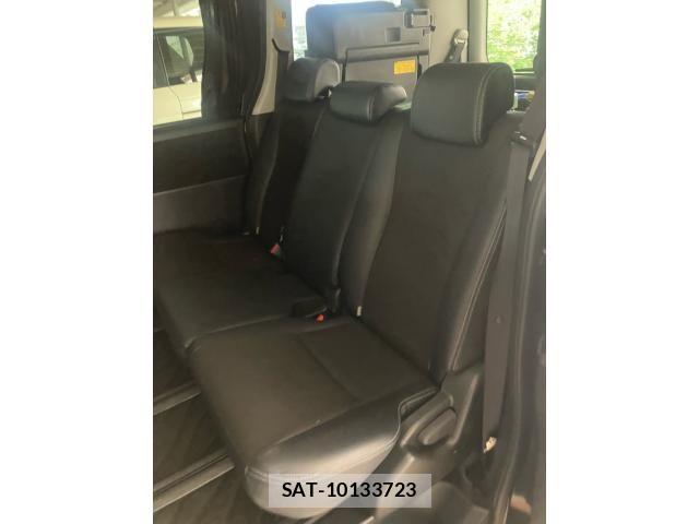 Toyota VOXY 2013-09 8851045-13