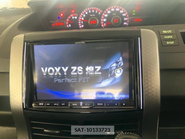 Toyota VOXY 2013-09 8851045-18